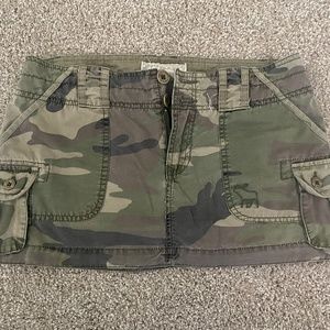 Abercrombie & Fitch Size 2 camo skirt